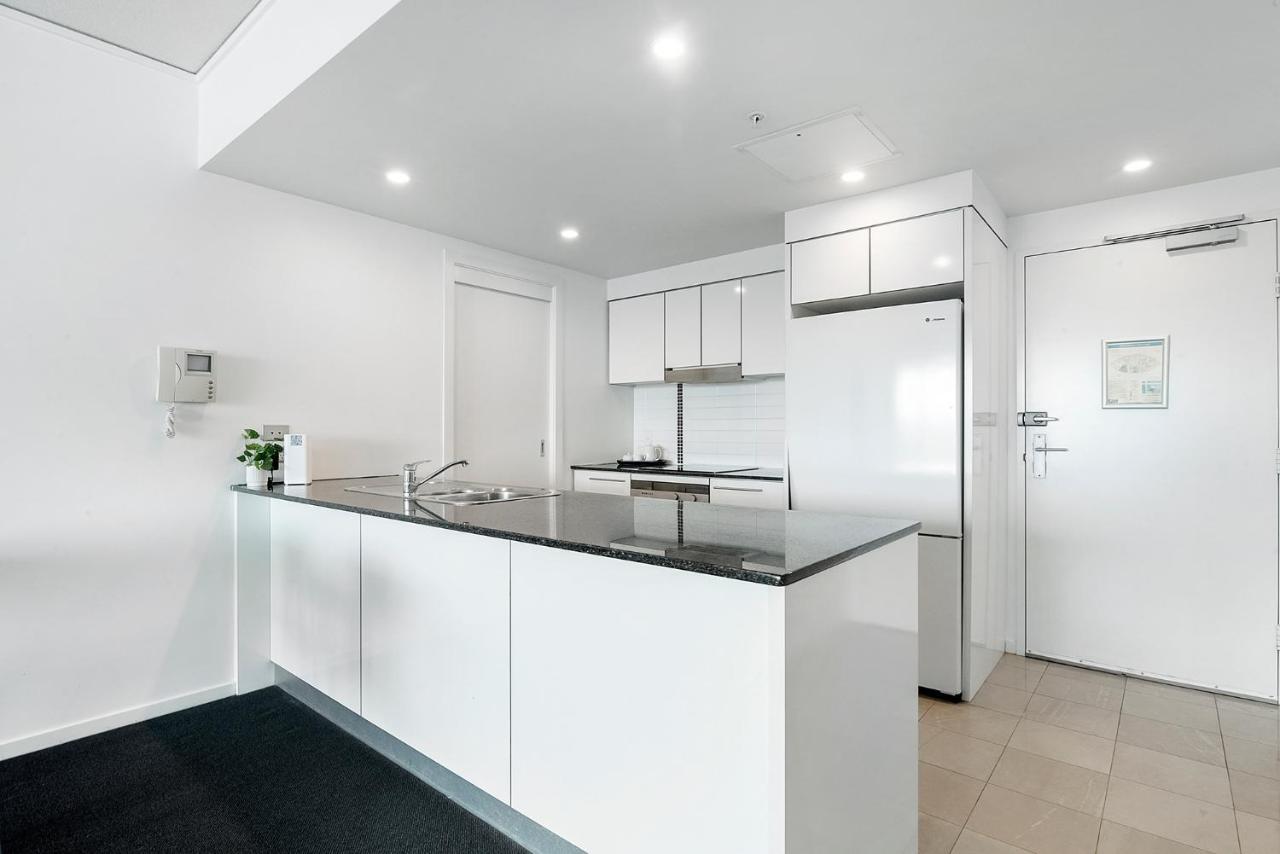 Sierra Grand Broadbeach - Self Contained & Privately Managed Apartments Голд-Кост Экстерьер фото