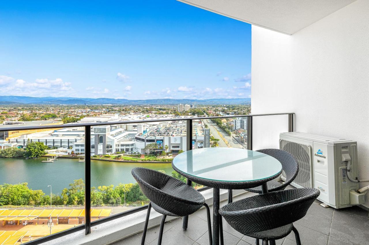 Sierra Grand Broadbeach - Self Contained & Privately Managed Apartments Голд-Кост Экстерьер фото