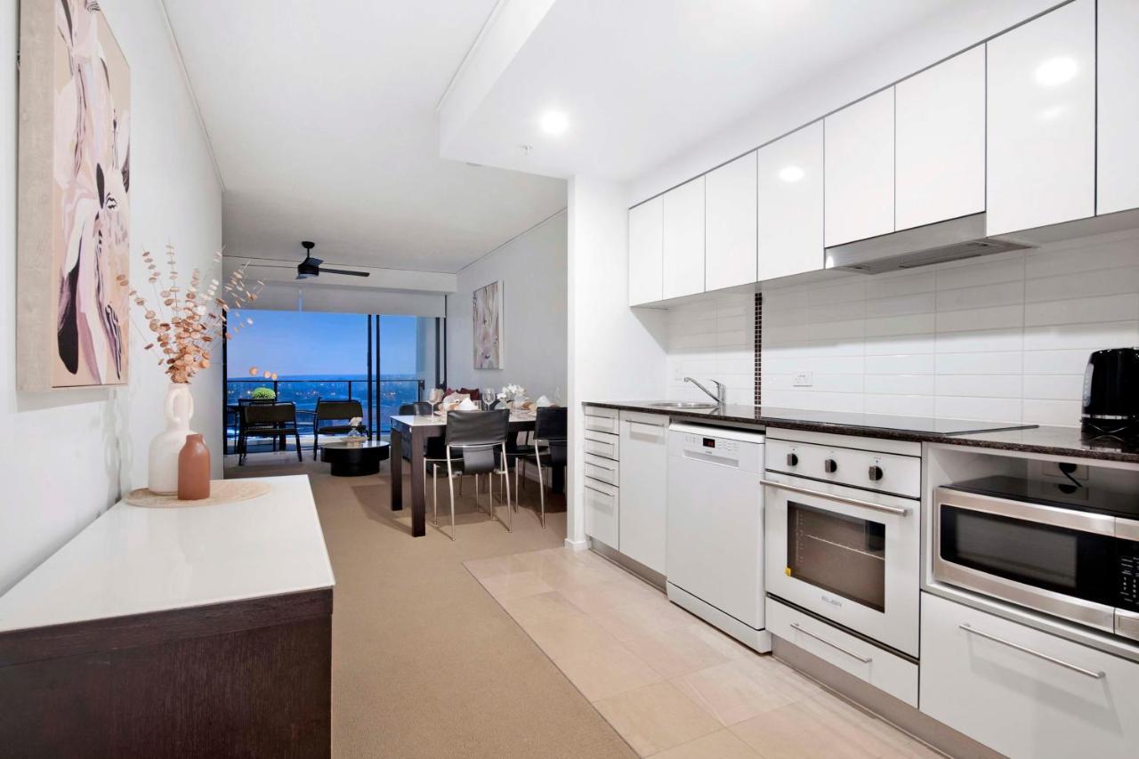 Sierra Grand Broadbeach - Self Contained & Privately Managed Apartments Голд-Кост Экстерьер фото