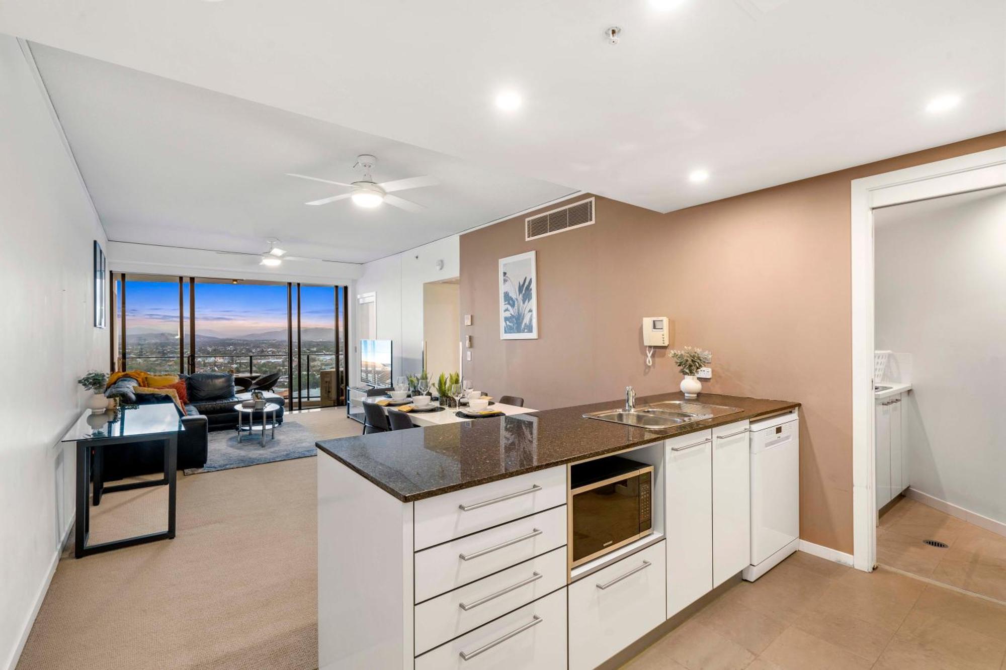 Sierra Grand Broadbeach - Self Contained & Privately Managed Apartments Голд-Кост Экстерьер фото