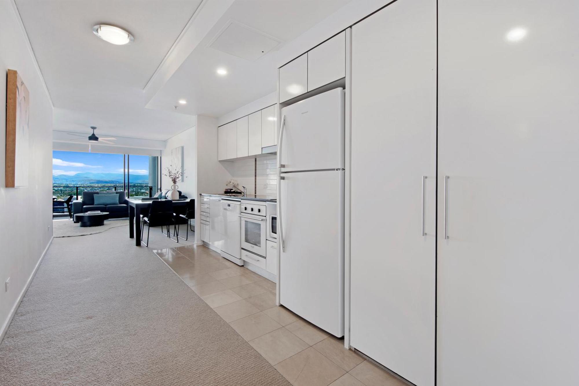 Sierra Grand Broadbeach - Self Contained & Privately Managed Apartments Голд-Кост Экстерьер фото