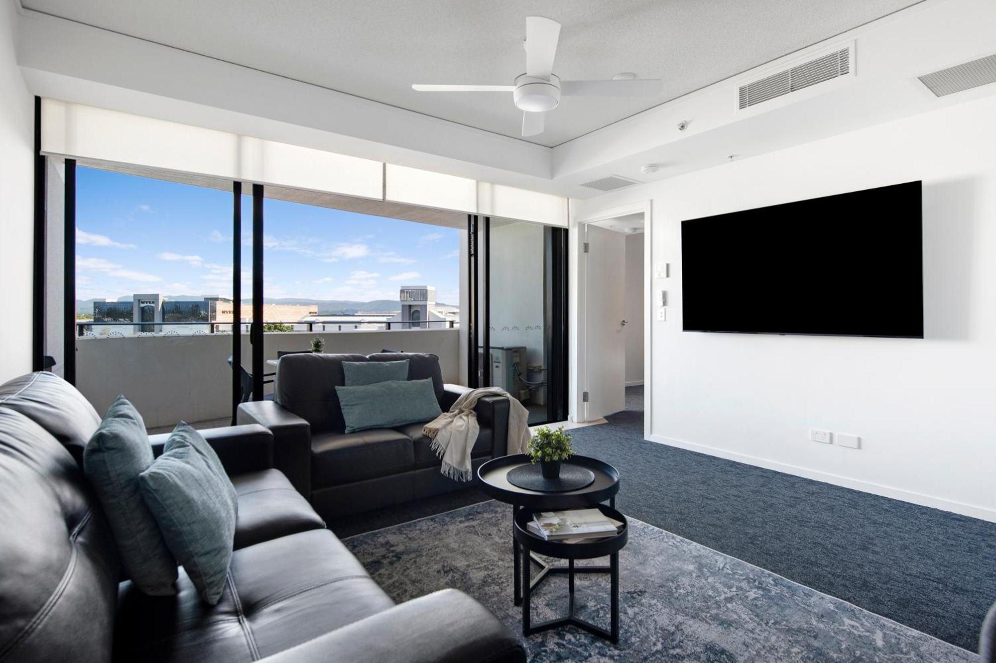 Sierra Grand Broadbeach - Self Contained & Privately Managed Apartments Голд-Кост Экстерьер фото